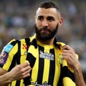 ملاقات خشن سردار آزمون با کریم بنزما!/ ویدئو