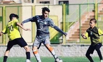 اعتماد به نفس باورنکردنی یک بازیکن ۱۹ ساله در لیگ ایران/ ویدئو