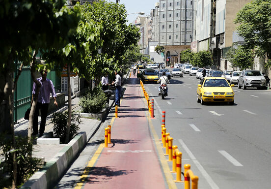 رونمایی از ماشین یک‌نفره در تهران/ عکس