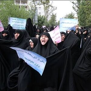 تصاویری از تجمع حامیان حجاب وایرال شد