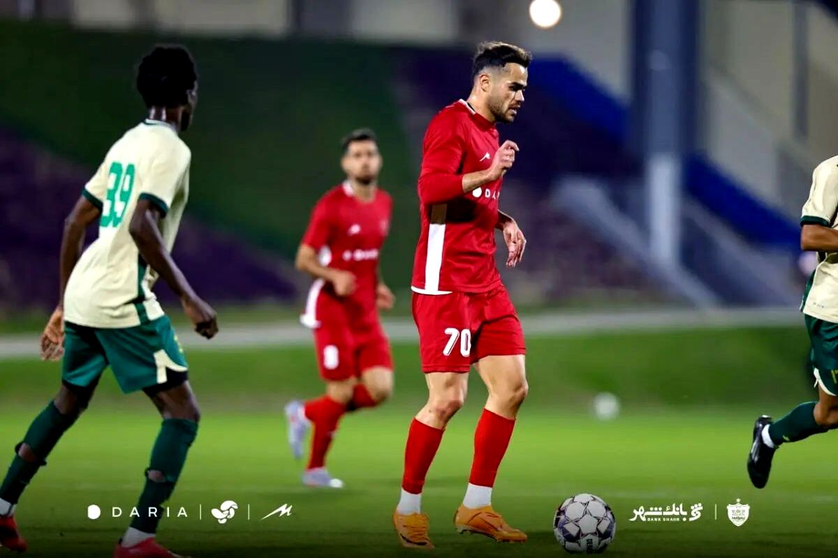 پیراهن آبی را برای ستاره پرسپولیس اتو کردند!