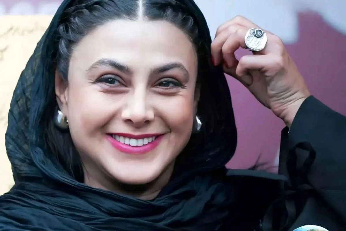 استایل کلاسیک آزاده صمدی در اصفهان/ عکس