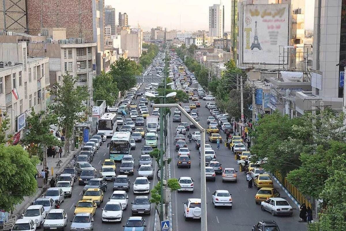 این خیابان معروف تهران به نام قائد شهید خامنه‌ای شد