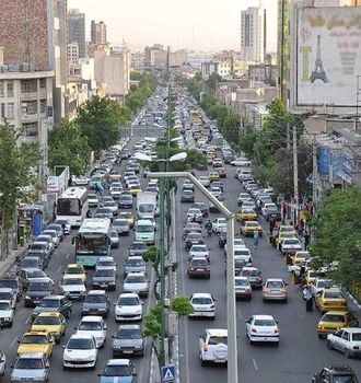 این خیابان معروف تهران به نام قائد شهید خامنه‌ای شد