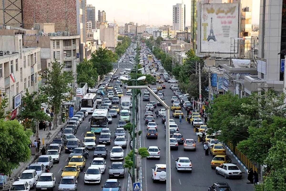 این خیابان معروف تهران به نام قائد شهید خامنه‌ای شد