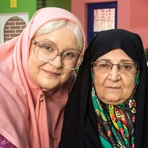 واکنش نعیمه نظام‌دوست به فوت مادر عمو پورنگ