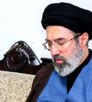کفش ساده و ایرانی رهبر انقلاب/ عکس