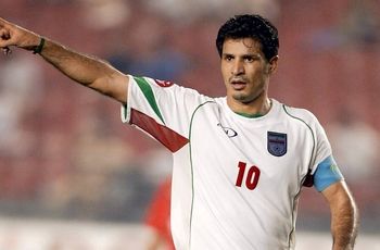 تصویر علی دایی در دیوار مفاخر میدان آزادی محو شد!/ عکس