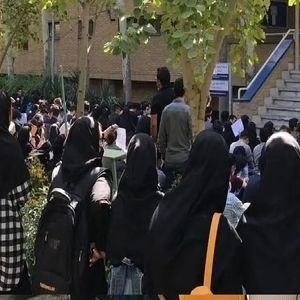 آزادی دانشجویان دانشگاه تهران در پی اعتراضات دیروز