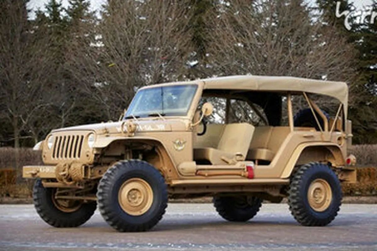 رژه زنان ایرانی با خودروی نظامی در خیابان های تهران/ عکس