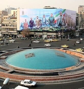 مجسمه جدیدی که قرار است در میدان انقلاب نصب شود/ عکس