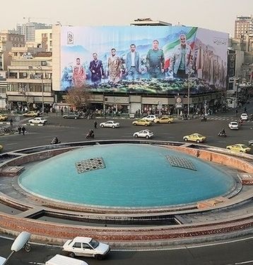 مجسمه جدیدی که قرار است در میدان انقلاب نصب شود/ عکس