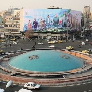 مجسمه جدیدی که قرار است در میدان انقلاب نصب شود/ عکس