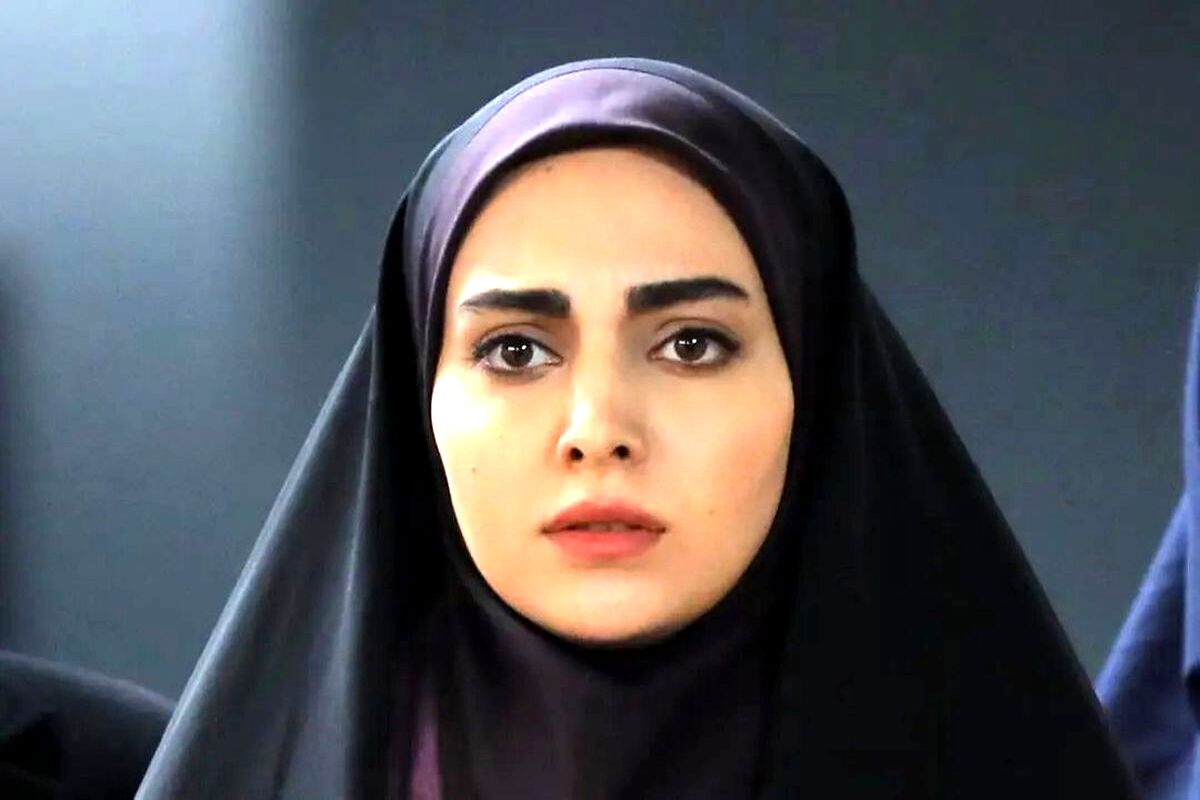 عکس مهشید جوادی در خودروی شخصی‌ اش