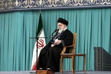 رهبر انقلاب: رئیس‌جمهور آمریکا مجرم است/ مجرمان را رها نمی‌کنیم