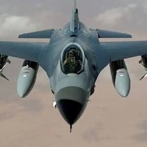 ۹ جنگنده F-16 آمریکا راهی خاورمیانه شدند/ عکس