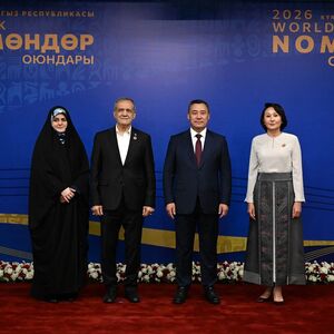تصویری از سفر خارجی پزشکیان و دخترش