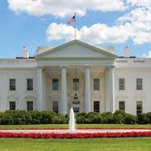 تغییر دکوراسیون کاخ سفید/ عکس پوتین اضافه شد