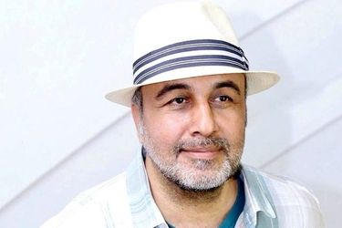 گریم متفاوت و زنانه رضا عطاران در فیلم جدیدش/ ویدئو