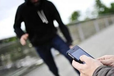 سرقت موبایل فقط از سر فقر نیست/ پشت‌پرده پرونده‌های اخیر چیست؟