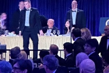 جنجال شرم‌آورترین عکس در شب تیراندازی به ترامپ