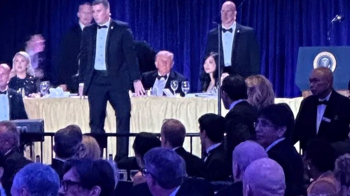 جنجال شرم‌آورترین عکس در شب تیراندازی به ترامپ