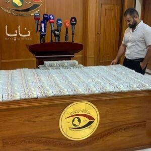 فساد بزرگ در عراق/ تصاویری حیرت انگیز از اموال مخفی در منزل نمایندگان