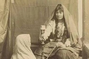 تصویری قدیمی از انتخاب عروس در تهران 