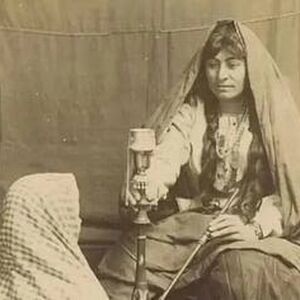 تصویری قدیمی از انتخاب عروس در تهران 