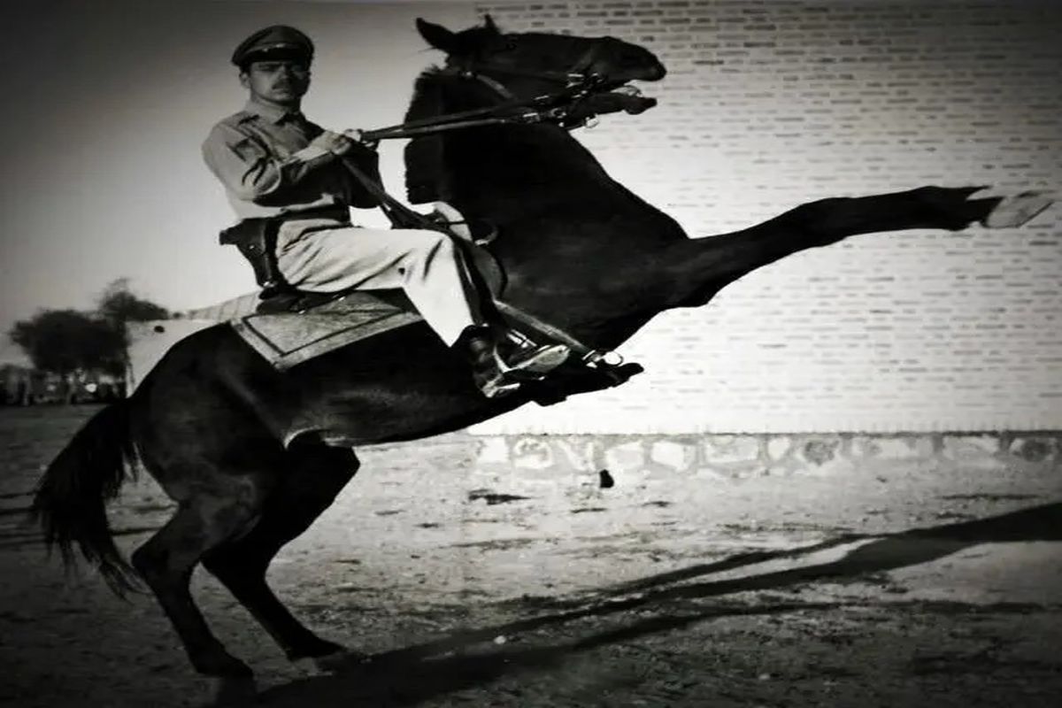 قهرمانی که کمتر شناخته شده است/ نابغه مخابرات ایران در جنگ تحمیلی کیست؟