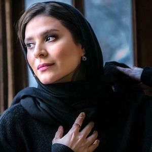 استایل تازه سحر دولتشاهی و نازنین بیاتی در یک نمایشگاه