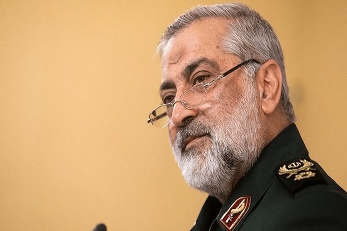 دست تعرض به رهبرانقلاب را قطع می‌کنیم