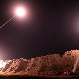 ویدئویی از لحظه اصابت موشک ایرانی به دبی