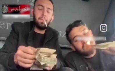 تحقیر پول ایران توسط ترک‌ها با به آتش کشیدن!
