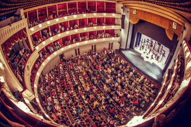 افتتاح تالار رودکی تهران با حضور محمدرضا و فرح پهلوی/عکس