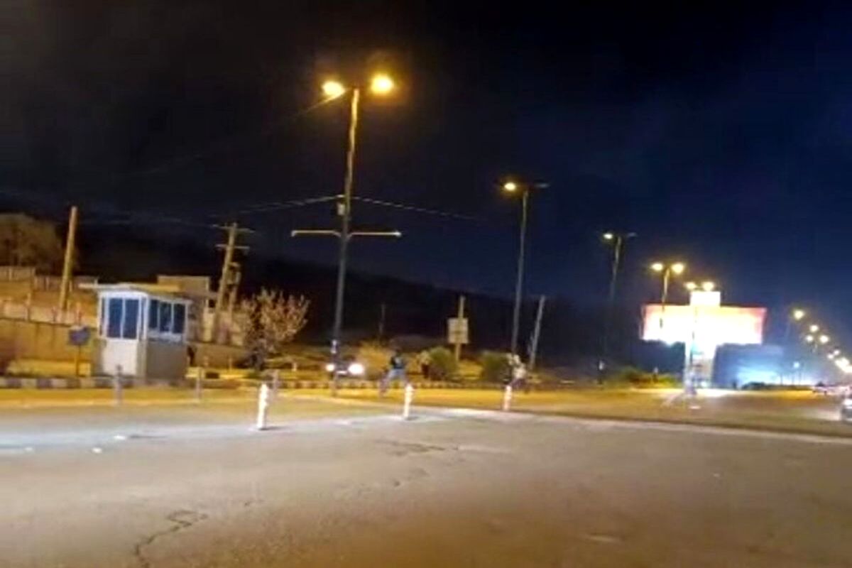 سنگ باران پلیس راه در یاسوج/ ویدئو
