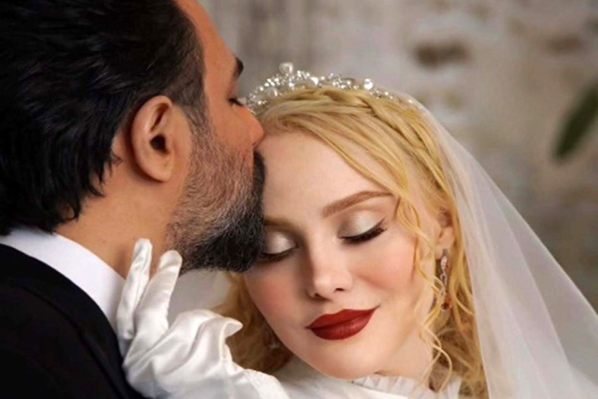 اولین یلدای دونفره آرام جعفری و همسرش/ عکس