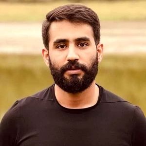 مداح معروف، کشور امارات را به حذف از کره خاکی تهدید کرد/ ویدئو