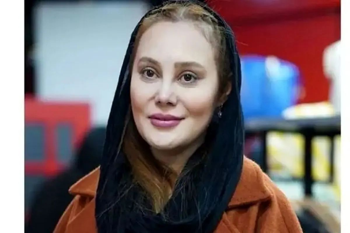 «آرام جعفری» با لباس مدرسه و در دوران کودکی/ عکس