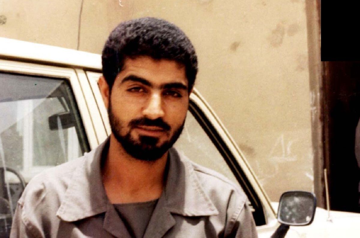 سردار سلیمانی در کنار برادرش احمد؛ قبل از انقلاب