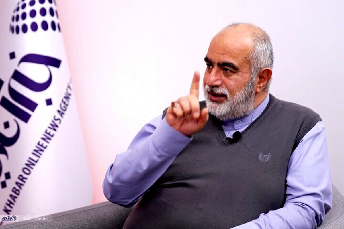 حسام الدین آشنا: مذاکره غیرمستقیم یعنی جنگ