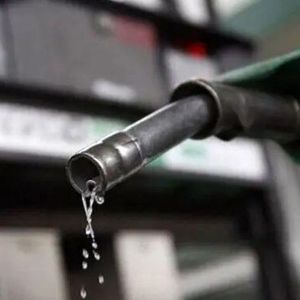 بنزین از فردا شب ۵۵۰۰ تومان می‌شود؟