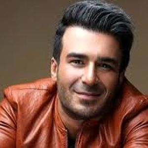 یوسف تیموری با زنان بی‌حجاب در مراسم جنجالی/ ویدئو