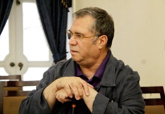 علی دهباشی در بیمارستان بستری شد