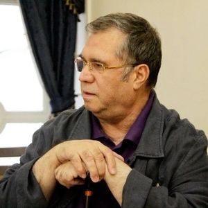 علی دهباشی در بیمارستان بستری شد