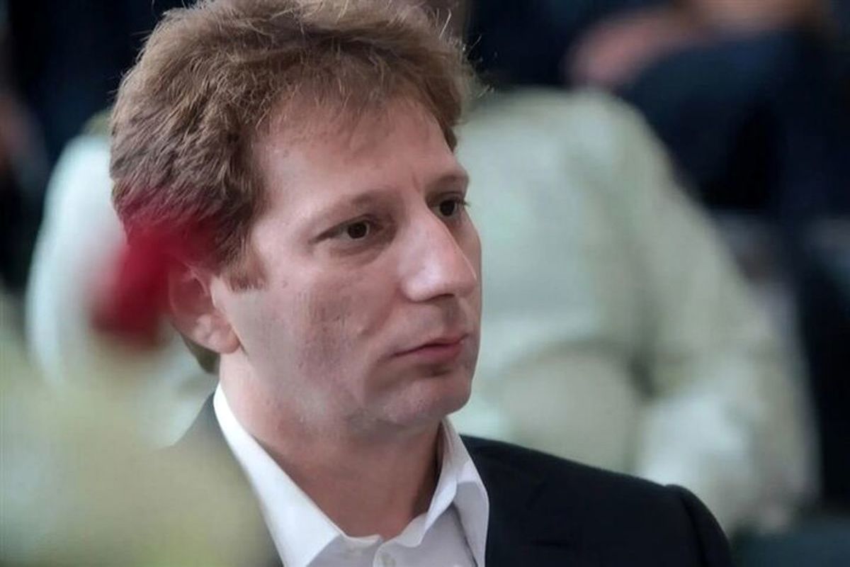 درگیری توییتری میان میثم ظهوریان و بابک زنجانی بر سر وضعیت بدهی نفتی و بانک آینده