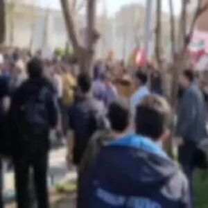 حکم اخراج برای ۲ دانشجوی آتش‌زننده پرچم