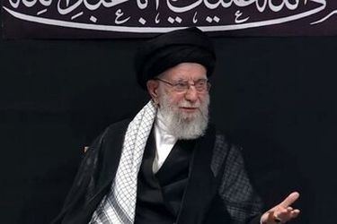 تصویری از حضور مقام معظم رهبری در تخت جمشید