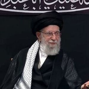 تصویری از حضور مقام معظم رهبری در تخت جمشید