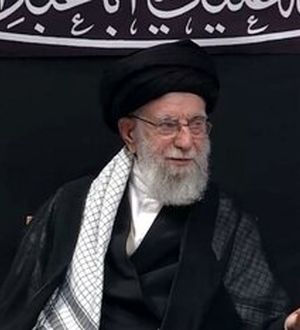 تصویری از حضور مقام معظم رهبری در تخت جمشید